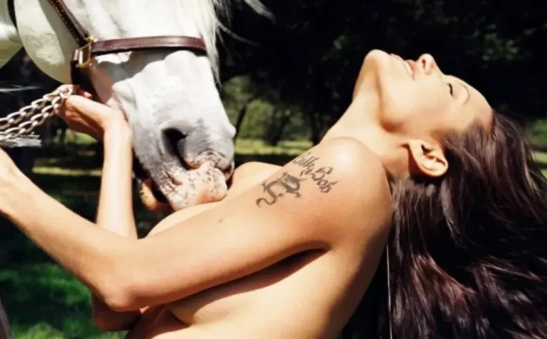 Angelina Jolie🕶️