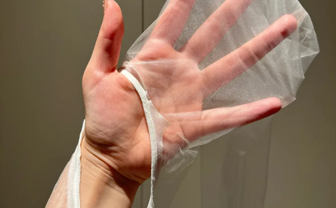 有喜欢脚尖加固白丝的吗！巨减龄巨乖~