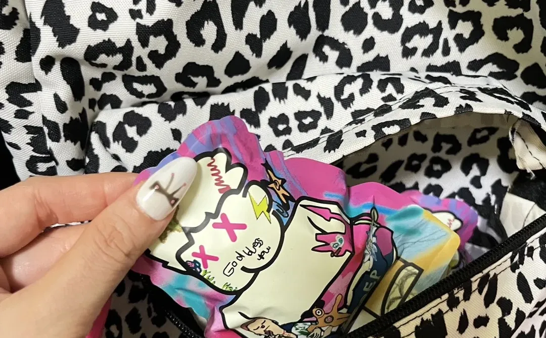 中年美少女无限囤的一次性苦茶子