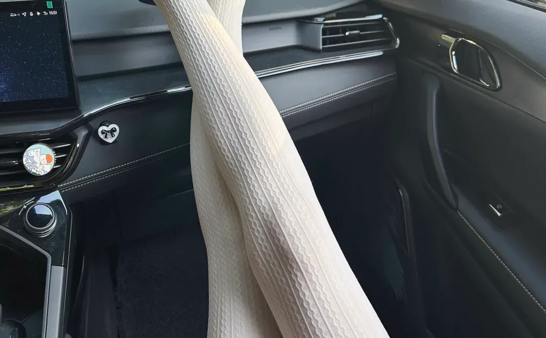 离大谱！miu系连裤袜真的好有千金大小姐feel