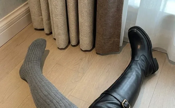 过膝袜vs过膝靴…