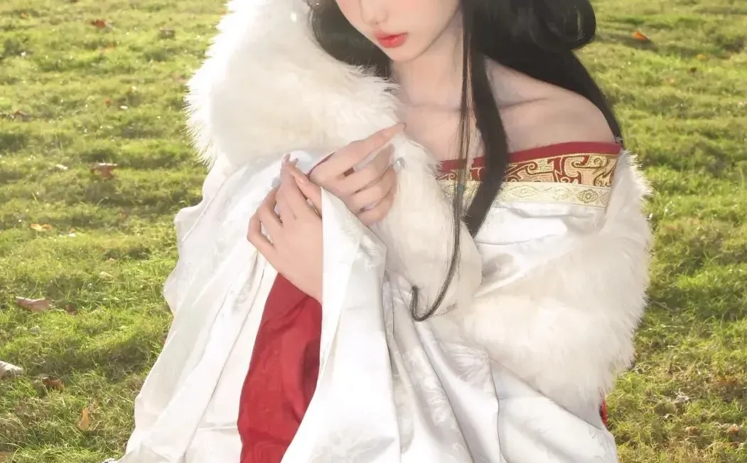 开封白月光妆造📷是你心中的清冷风写真嘛