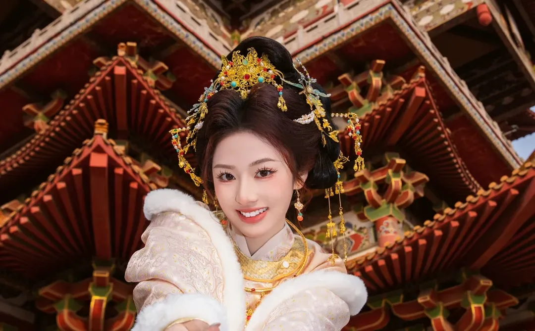 宝莲寺拍大明贵女🔥华服配古寺美到开挂❗