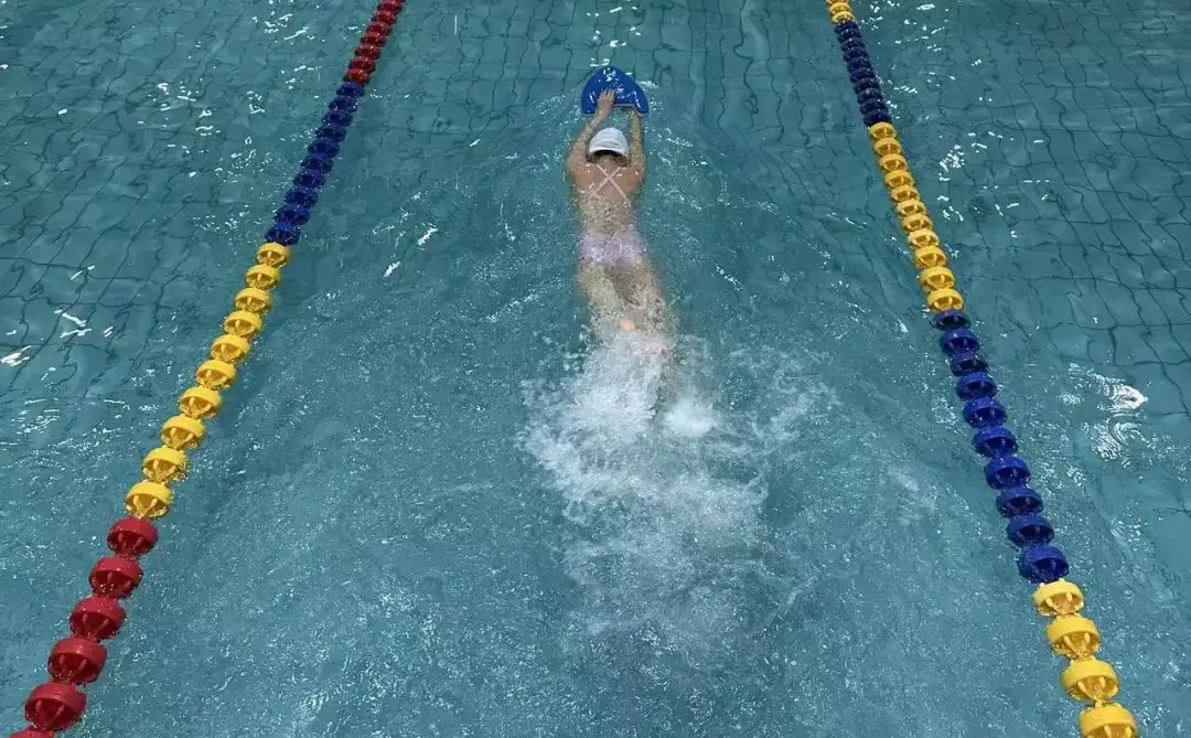 599拿下南稍门十节游泳课 女教练耐心到爆