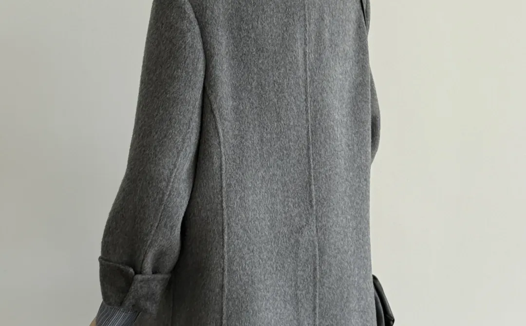 西服+黑裙|职场的松驰感酷帅时尚