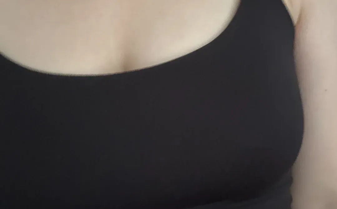 周白子 粉底液吊带