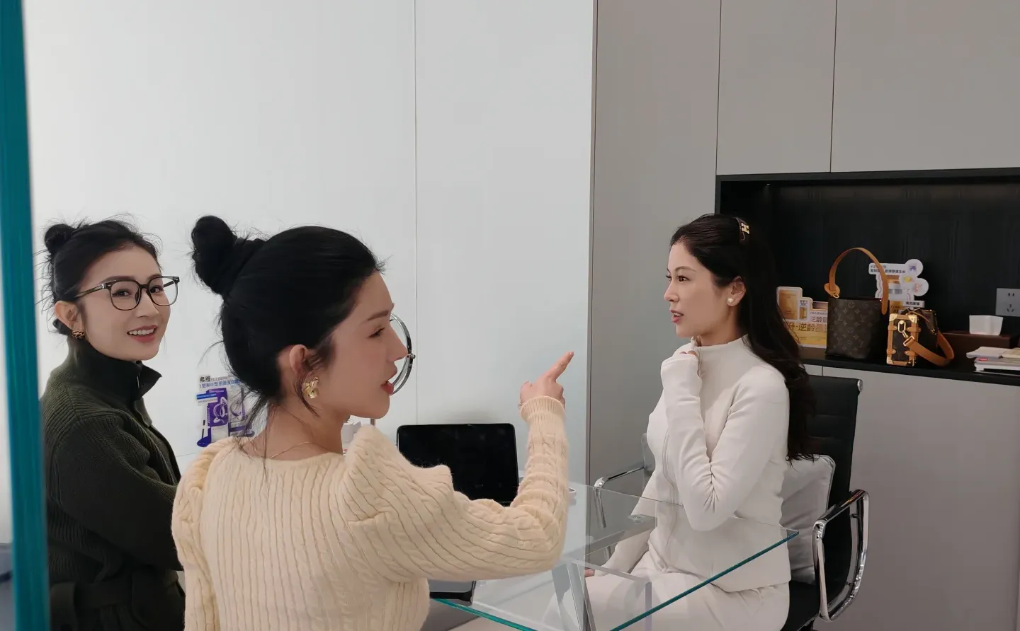 又又又来换脸了