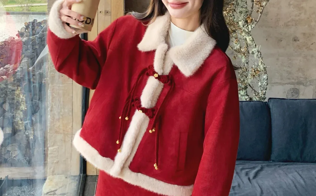 今冬短外套+半裙火了，优雅高级，又有女人味