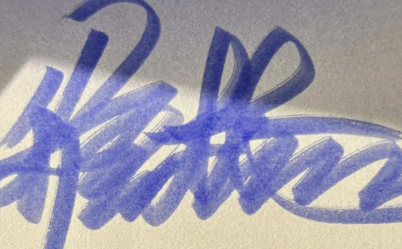 大家都叫蓝色，为什么我觉得这是紫色啊