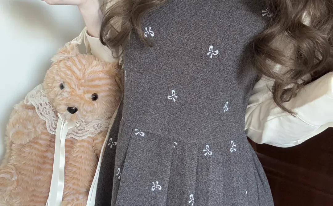 娃娃领乖乖的～