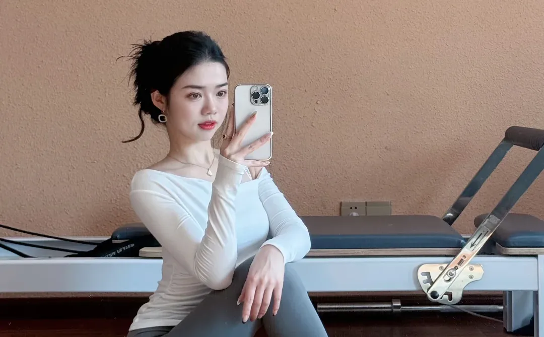 “比起被夸漂亮，我更喜欢气质和生命力”