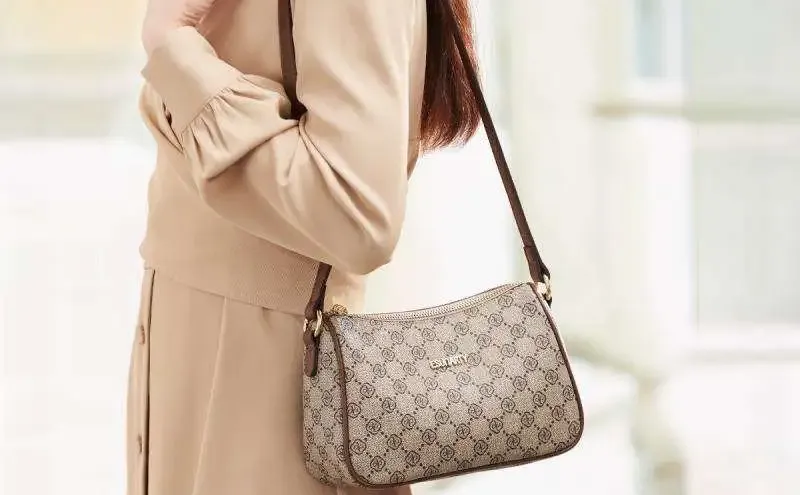 2025新款复古老花斜挎包，中年妈妈的时尚新宠💖