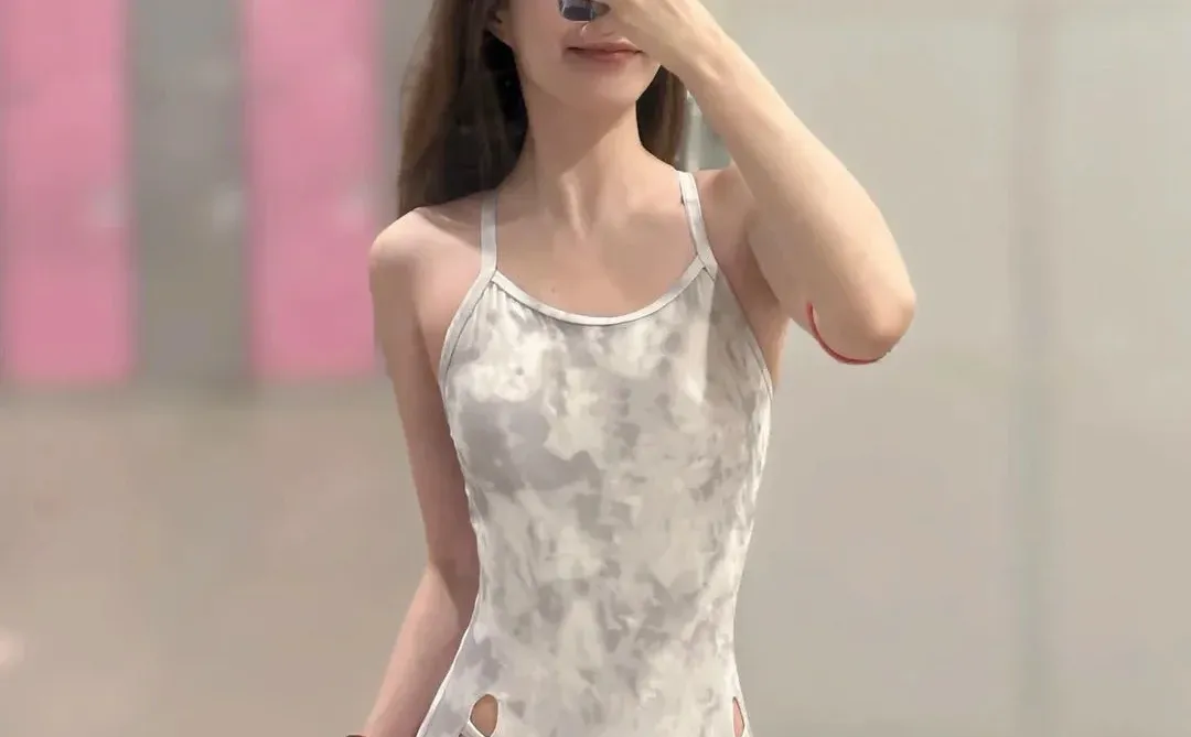 福州/游泳女教练今日份泳池照片