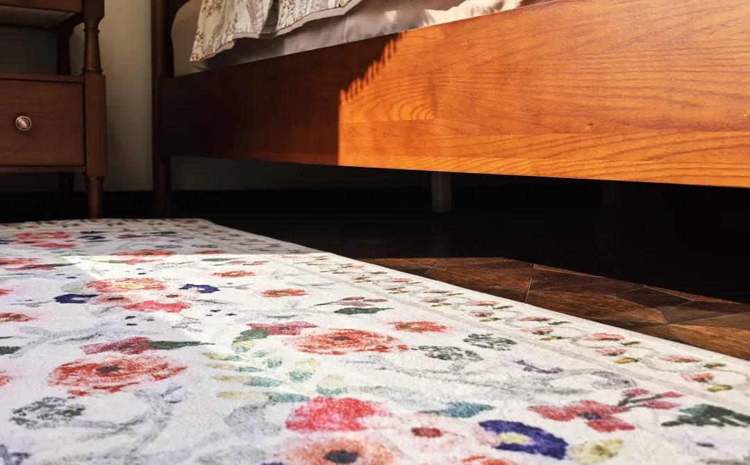 🏡卧室的“复古开关”：独居女孩的幸福感