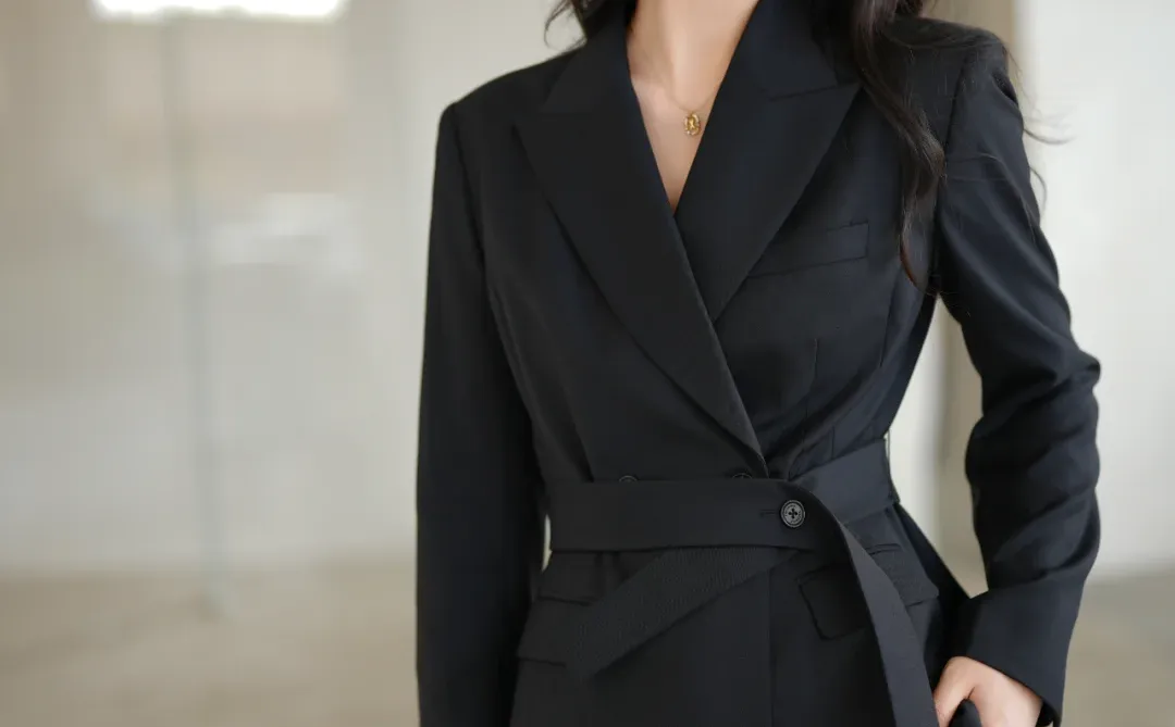 给职业装一点小小震撼 ！！