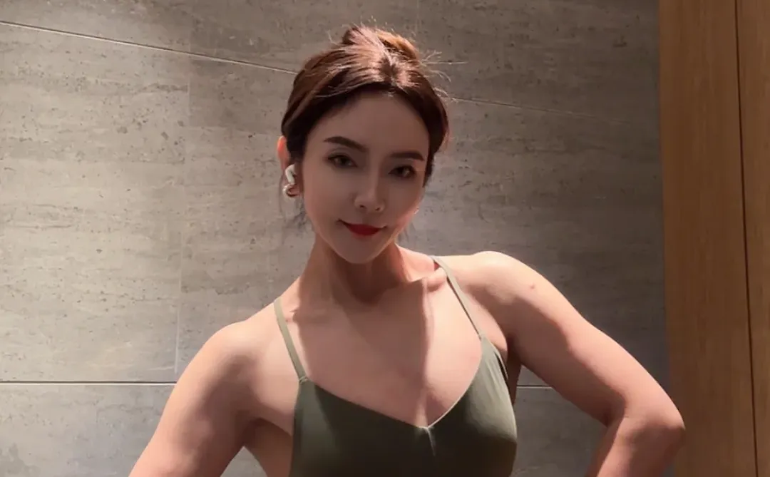 天津女私教、力量训练