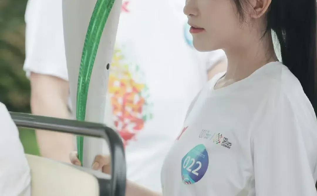 存一波李子柒的美照～