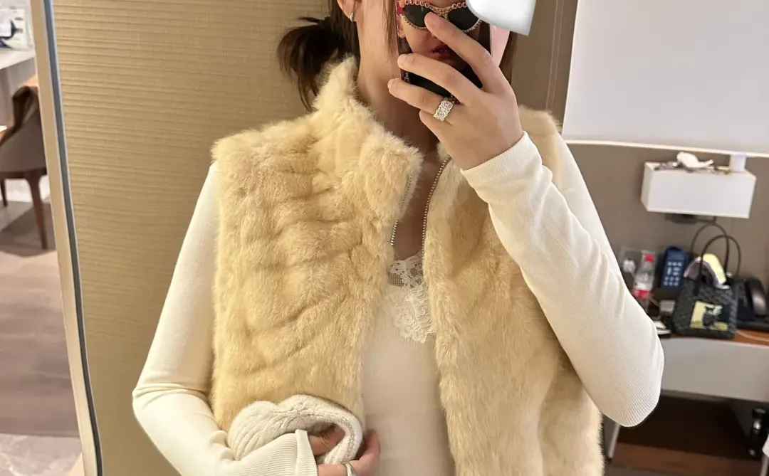 被这件蕾丝背心美到了～