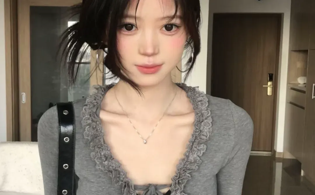 蕾丝绑带封神！✨灰色系辣妹的本命上衣