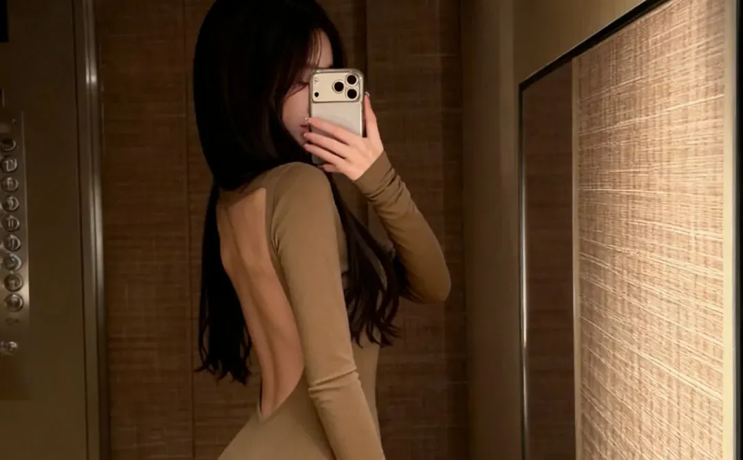 “贵气感”穿搭｜怎么会有这么显身材的裙子