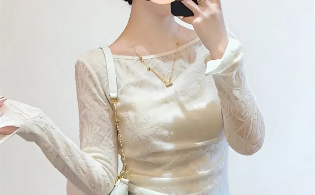 温柔到骨子里的蕾丝打底衫✨