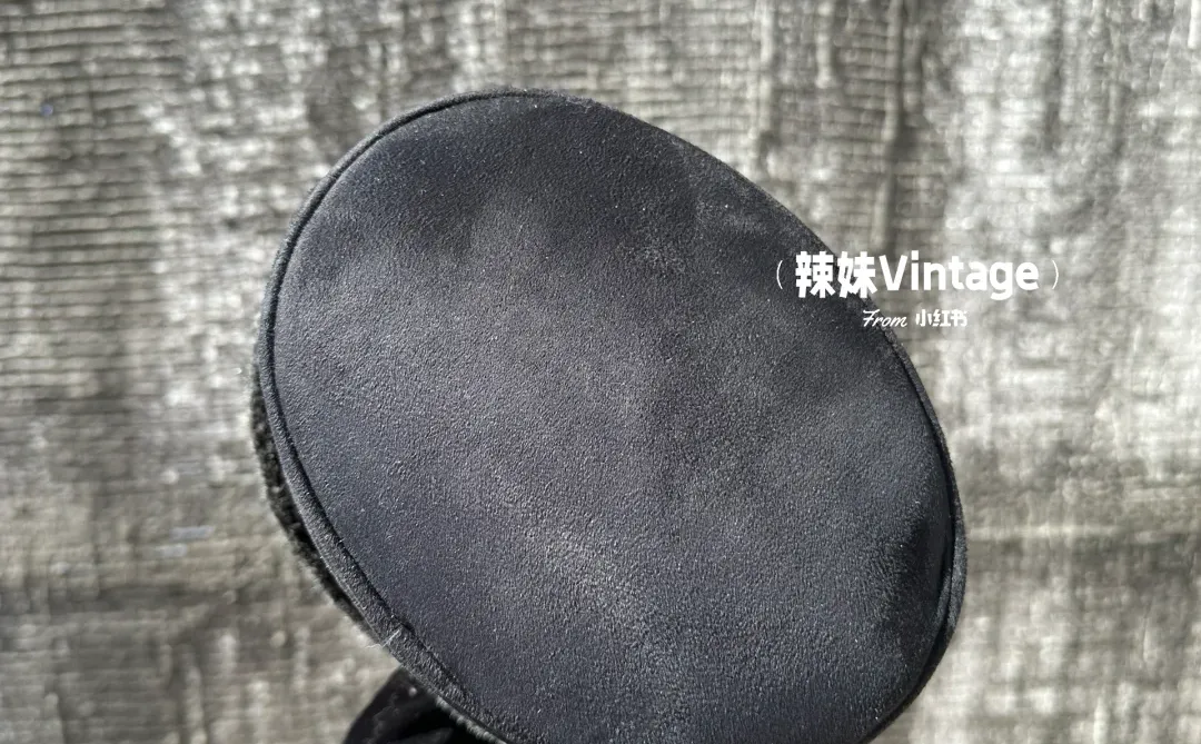 又被这支黑色麂皮皮草胸衣包刷新审美了🫠