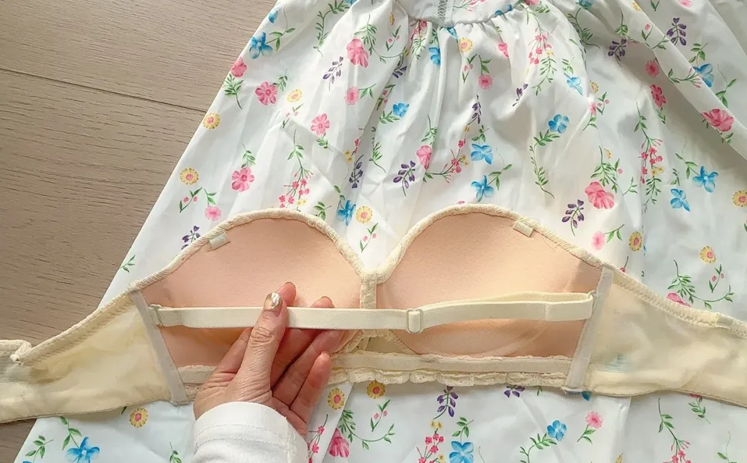 live实况直出、小胸老婆的聚拢本命内衣