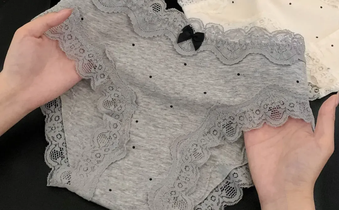 设计师疯了！蕾丝波点裤把少女感焊在身上✨