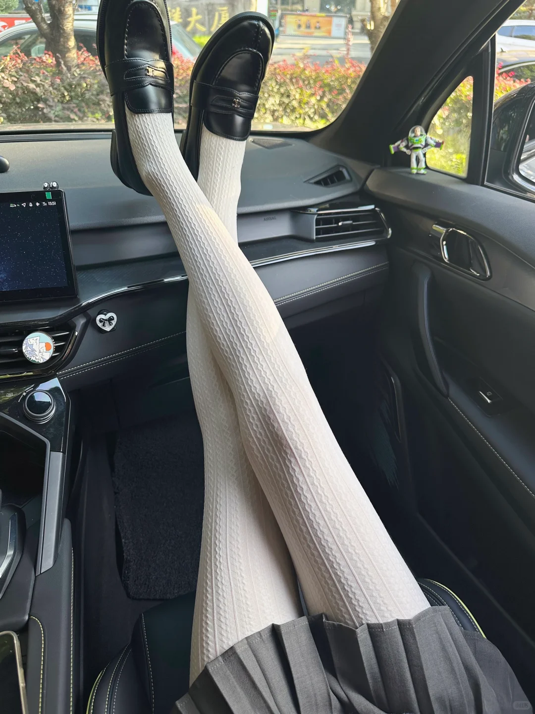 离大谱！miu系连裤袜真的好有千金大小姐feel