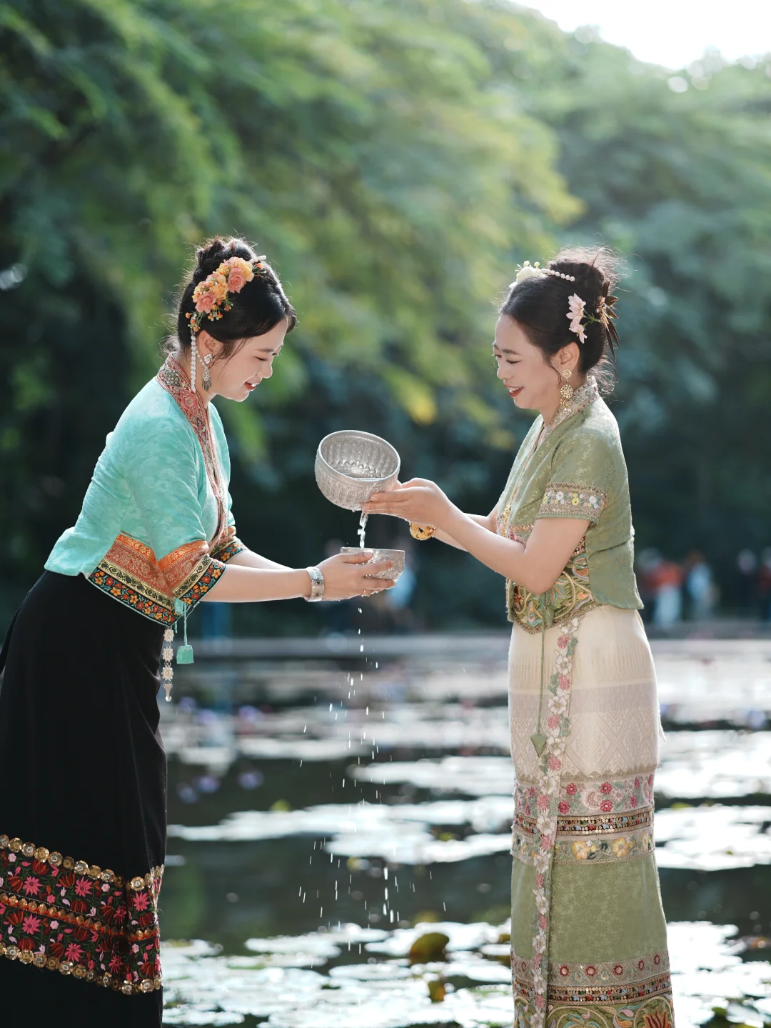 带老妈拍傣族写真！100多花得血赚💸