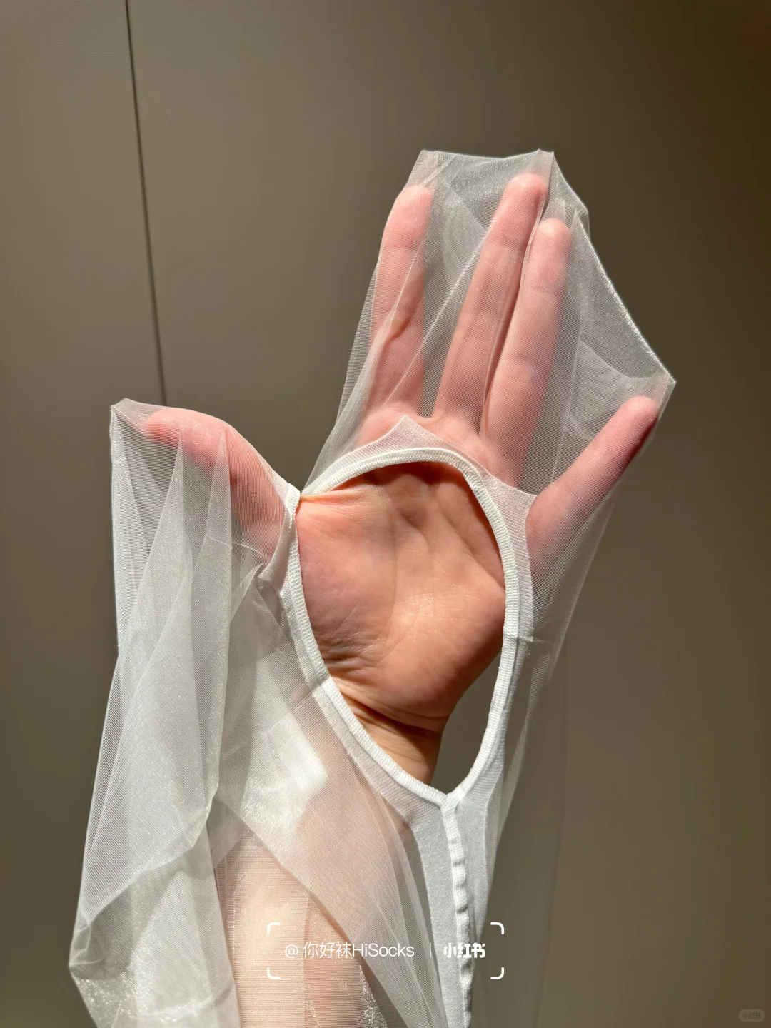 有喜欢脚尖加固白丝的吗！巨减龄巨乖~