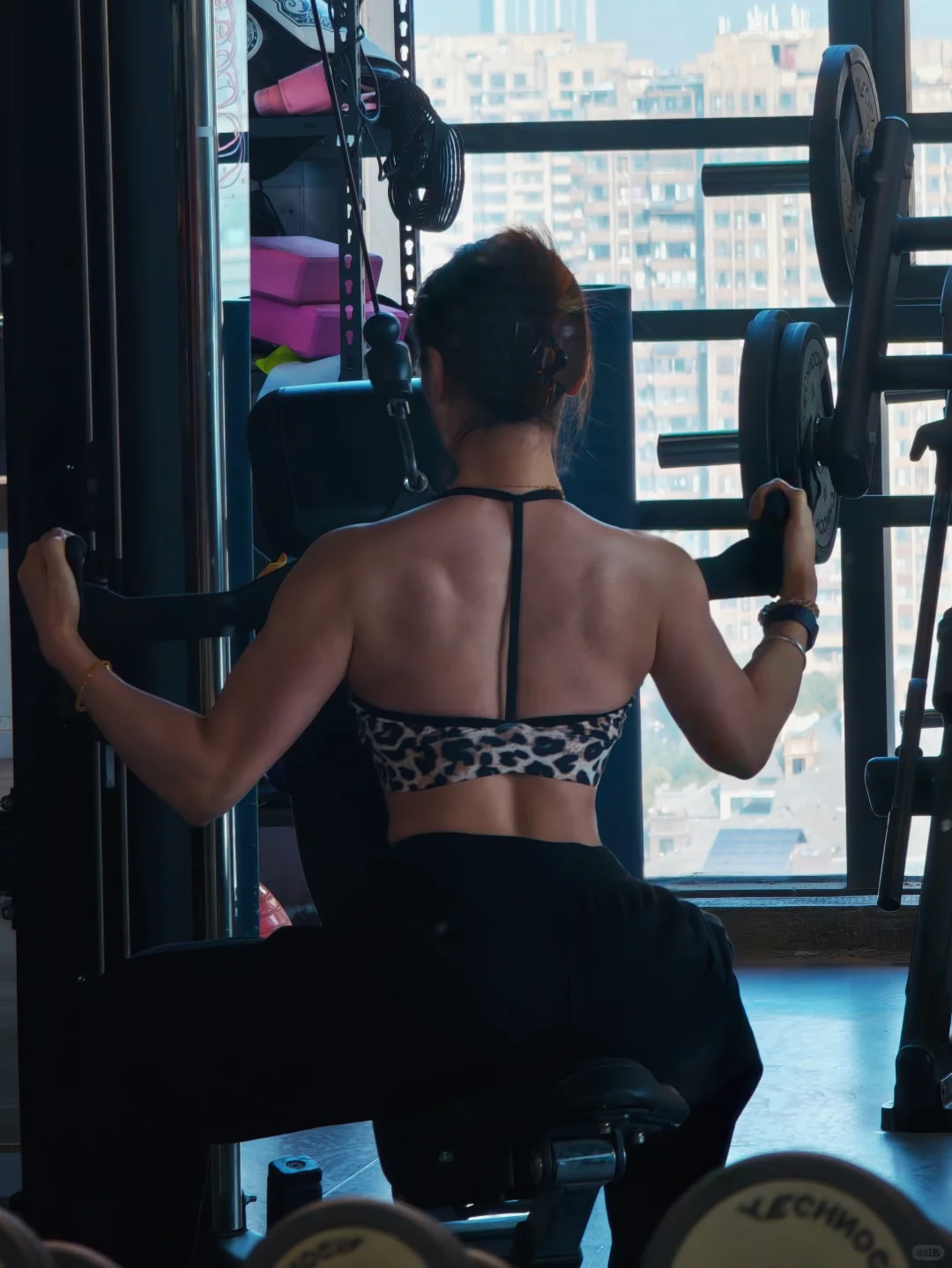 徐州女教练｜普拉提结合撸铁练出来的身材