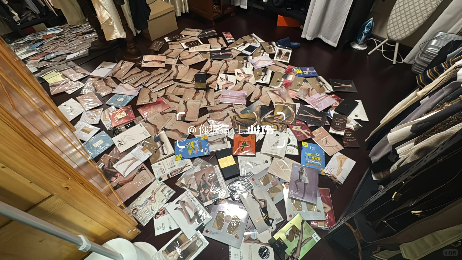 几百双丝袜 每一双都是艺术品