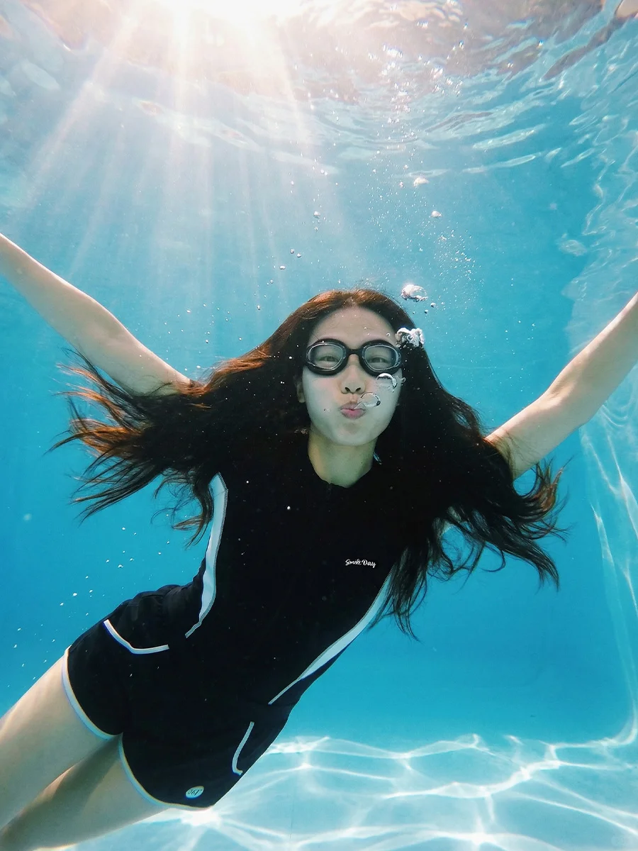 这件泳衣游泳太舒服！不兜水还自在