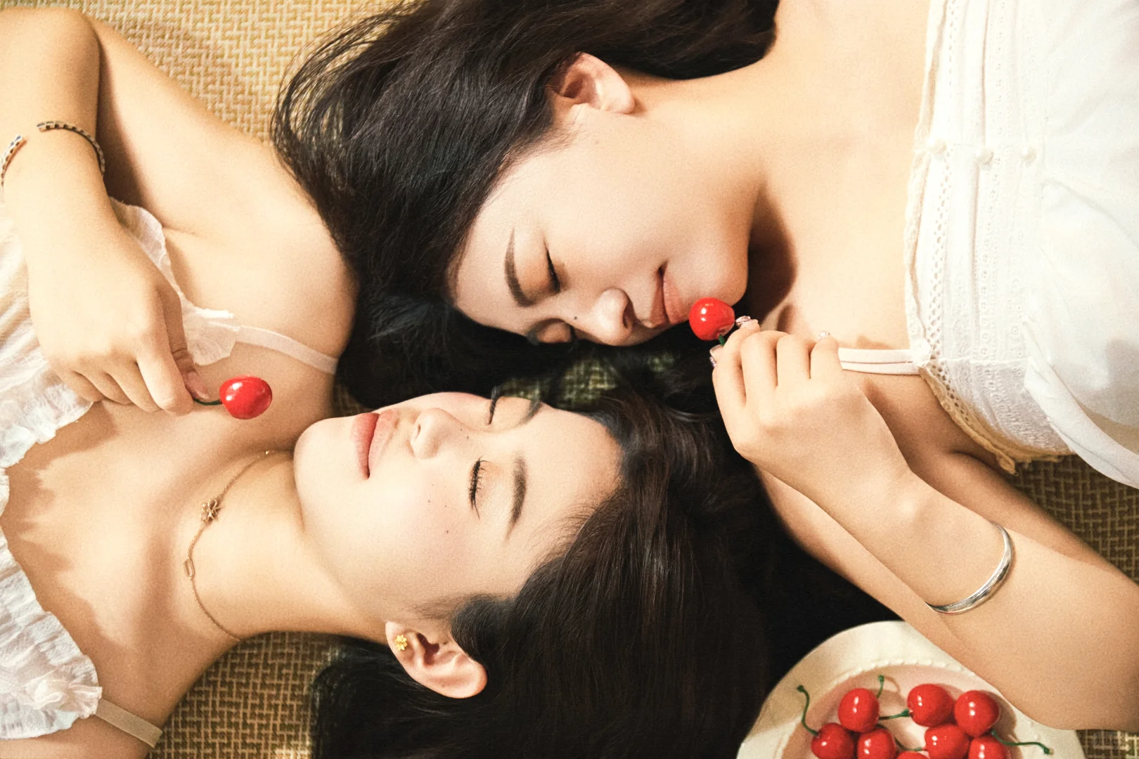 我们的友情像永不褪色的胶片｜闺蜜写真分享