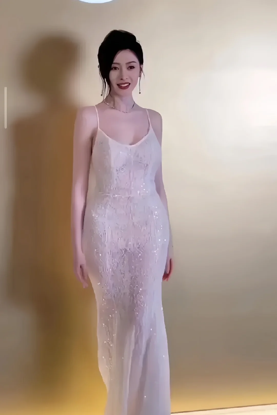 张天爱的胯是真的大！