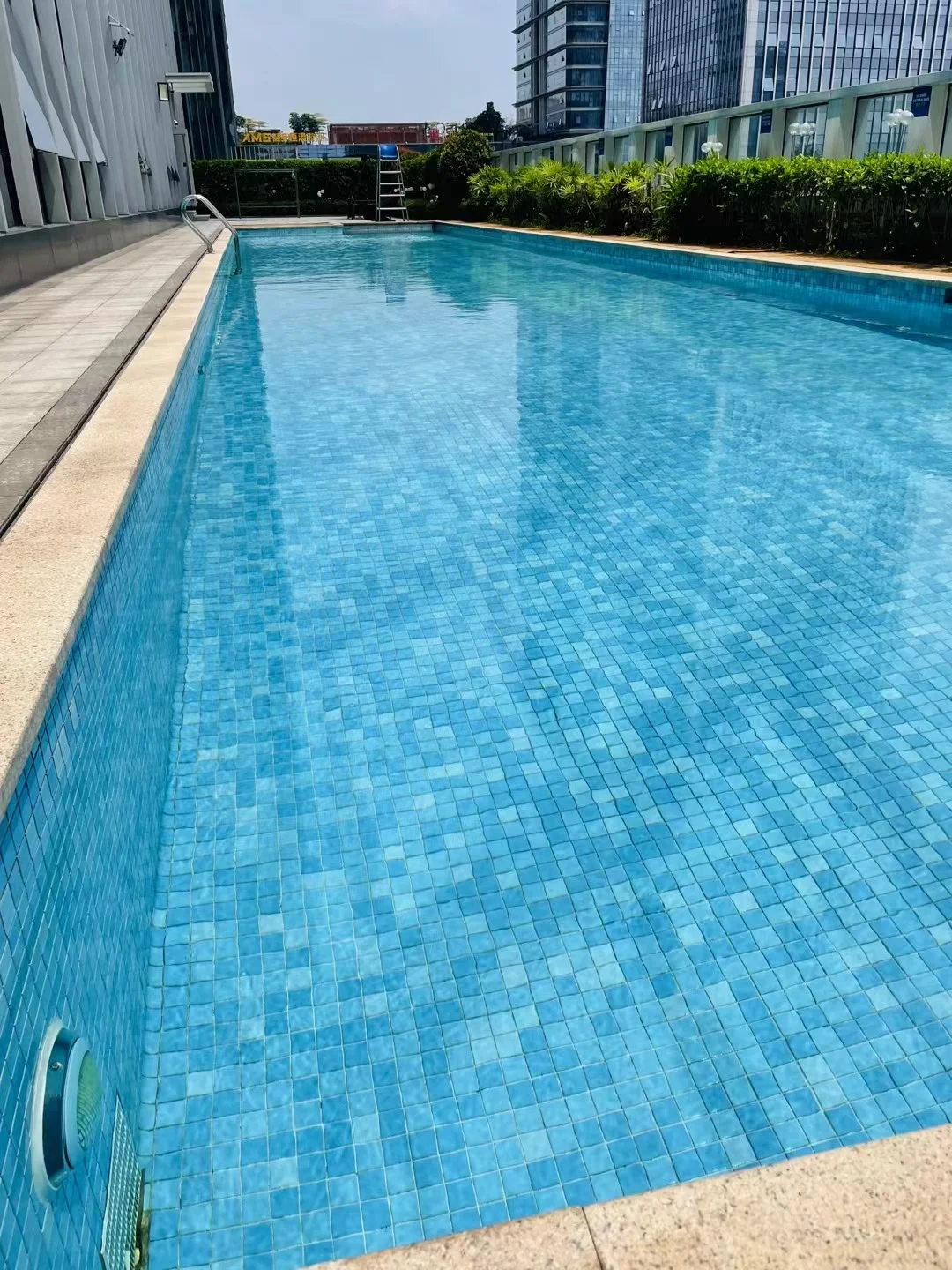 喜欢游泳的女孩子有福啦