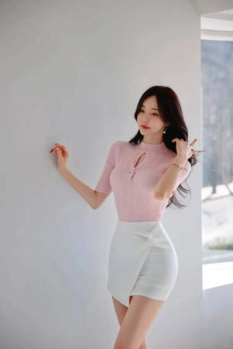 身材高挑，气质优雅的美女