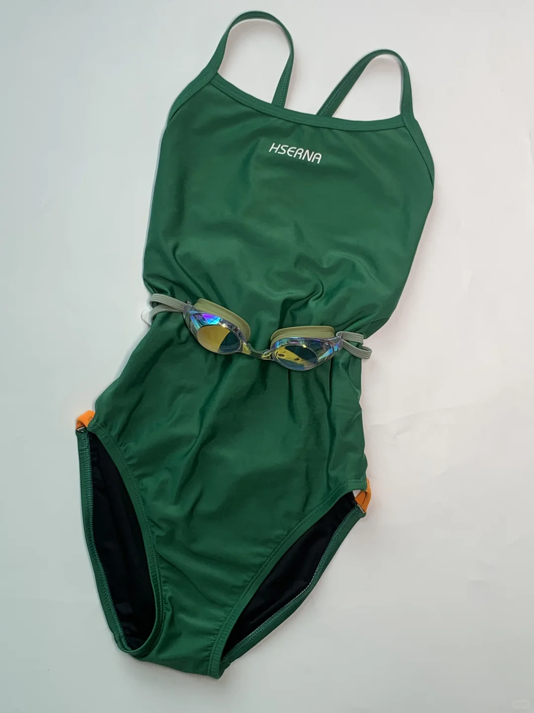 我宣布！纯色泳衣赢了❗