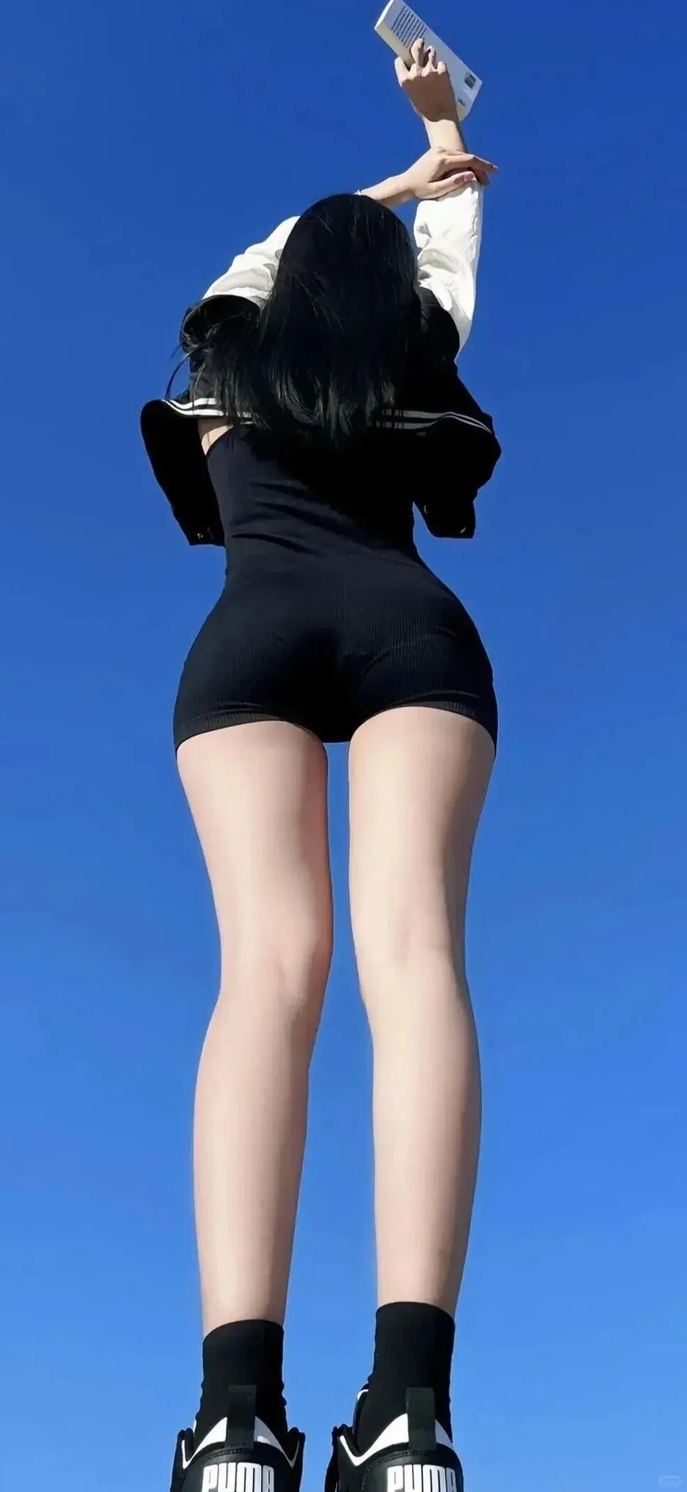 风吹起裙摆？是风吹起了我的大长腿！🦵