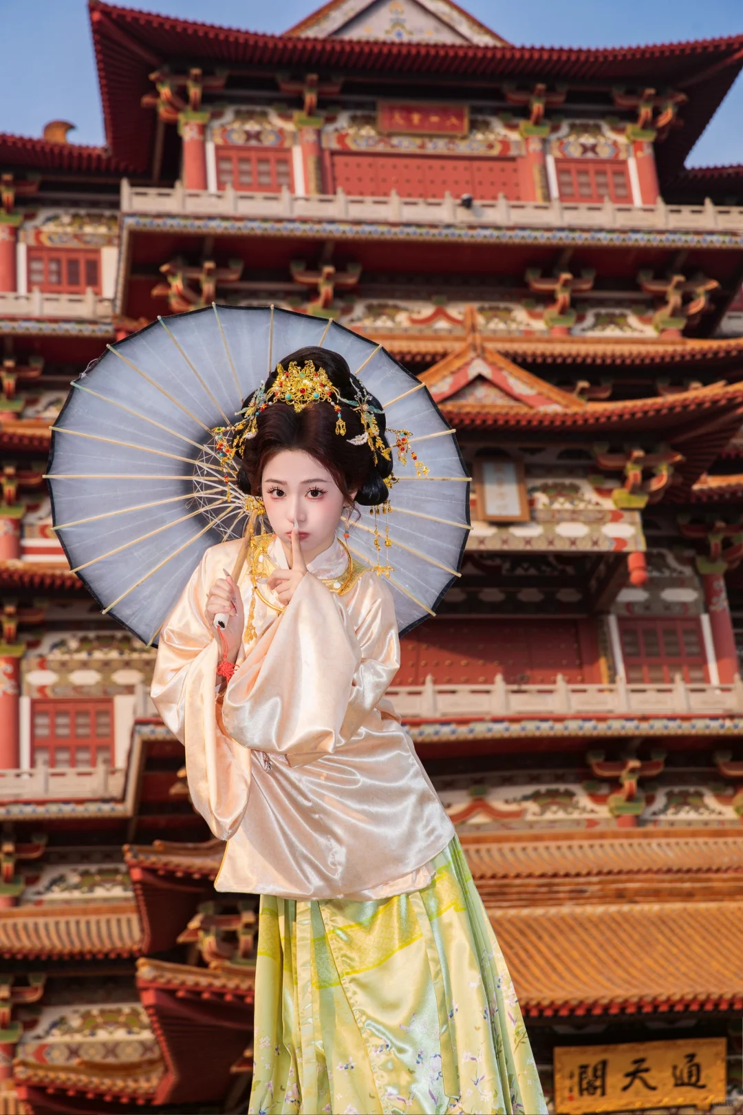 宝莲寺拍大明贵女🔥华服配古寺美到开挂❗