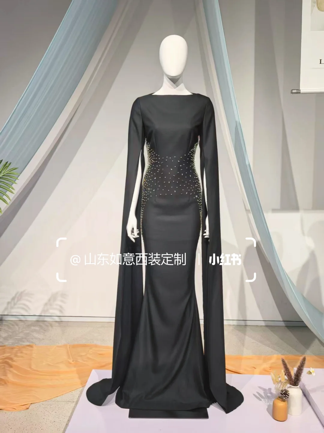 黑纱曳地，美到失语的高定礼裙