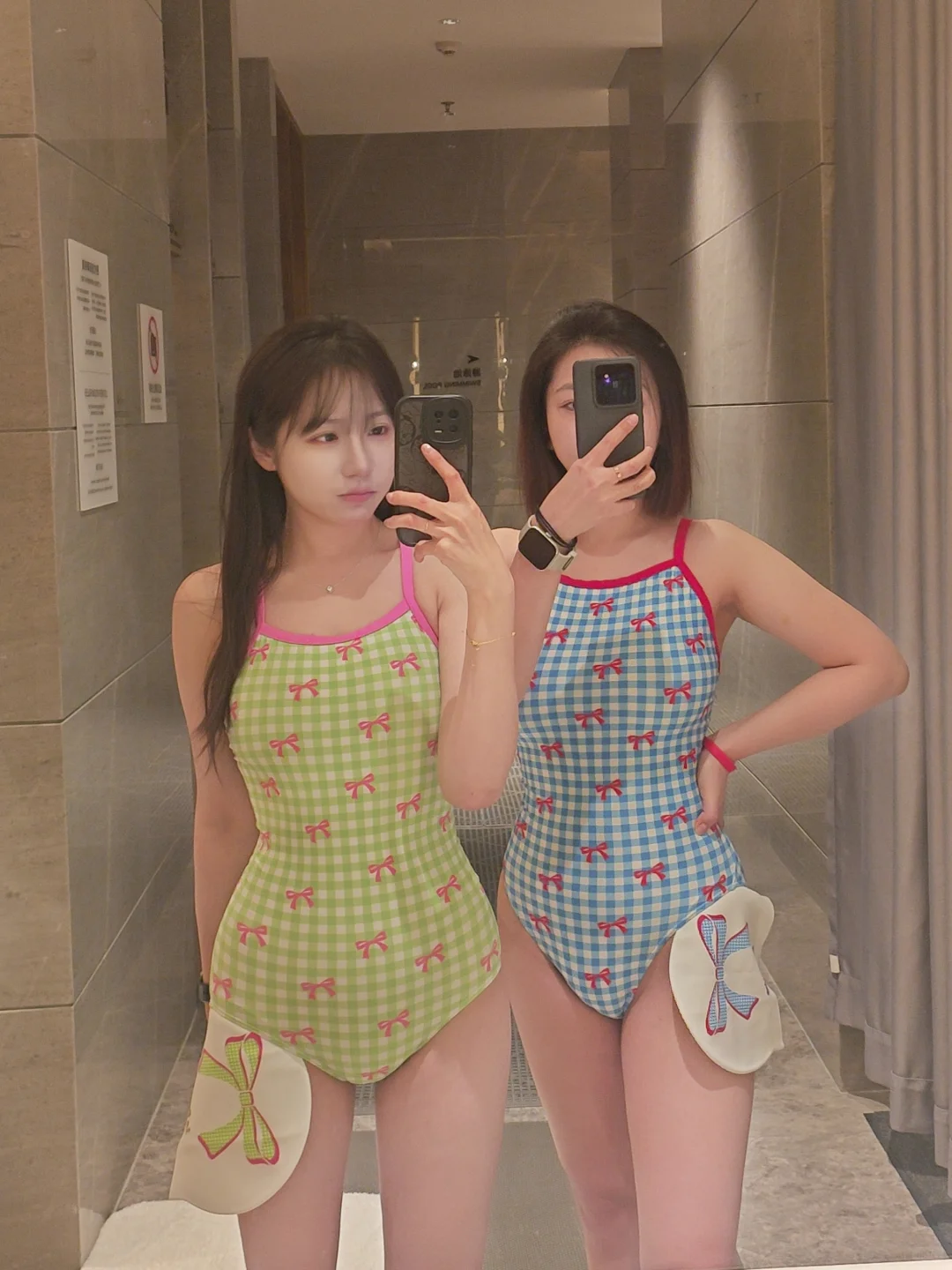 闺蜜游泳穿搭，默契满分👭