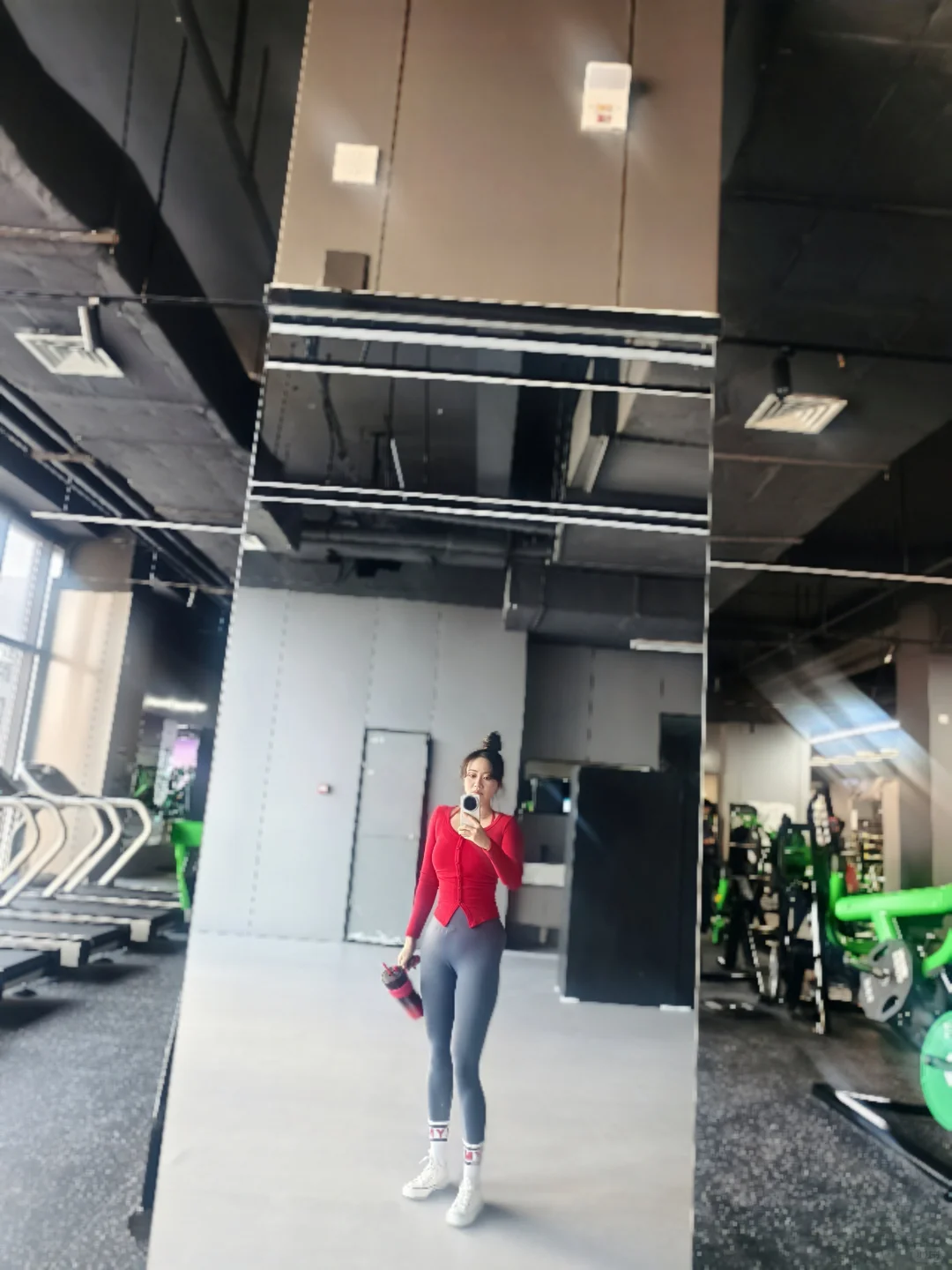 虐自己有瘾，撸铁女！