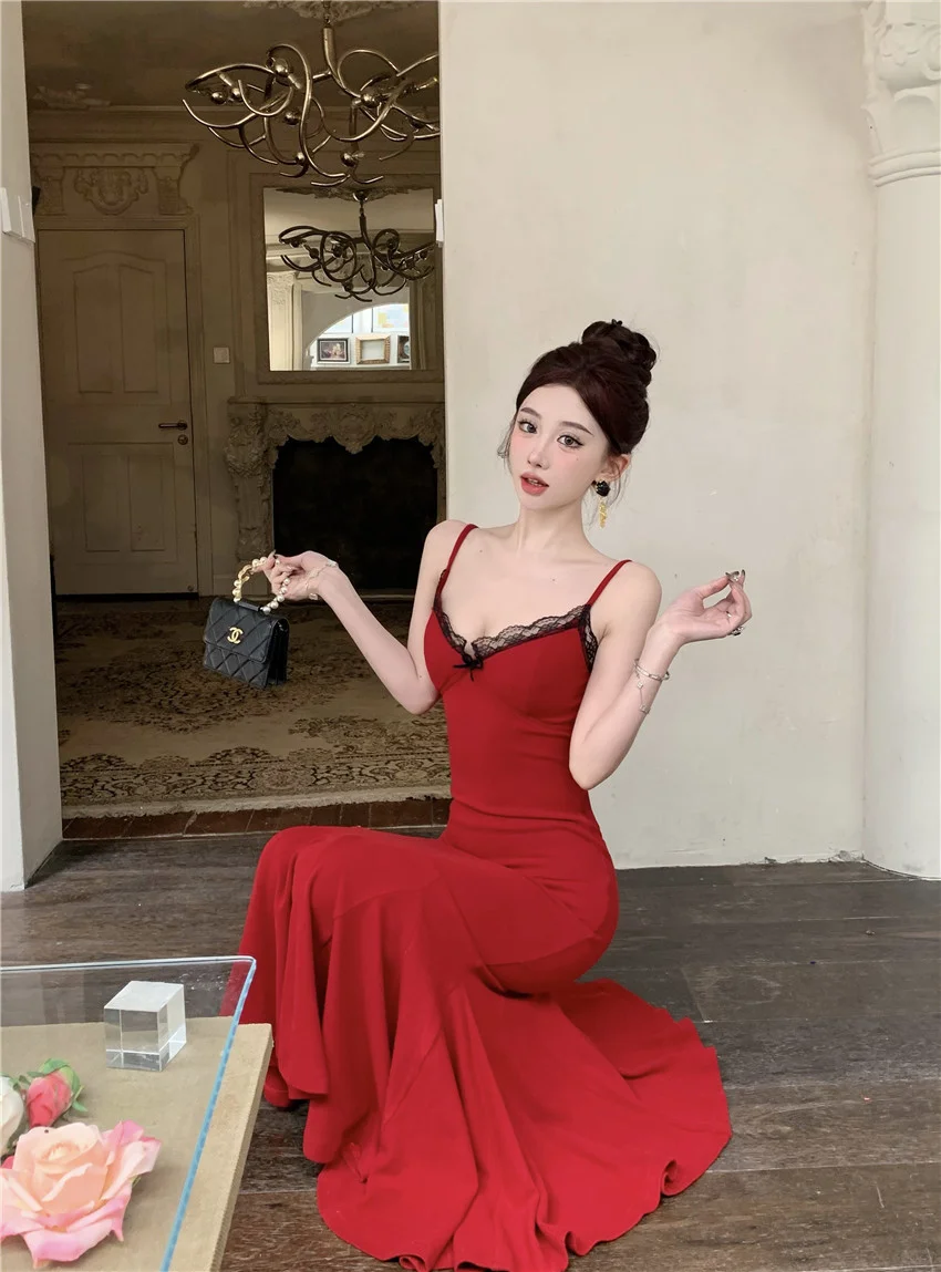 甜辣感炸场！红色长裙美到开挂✨