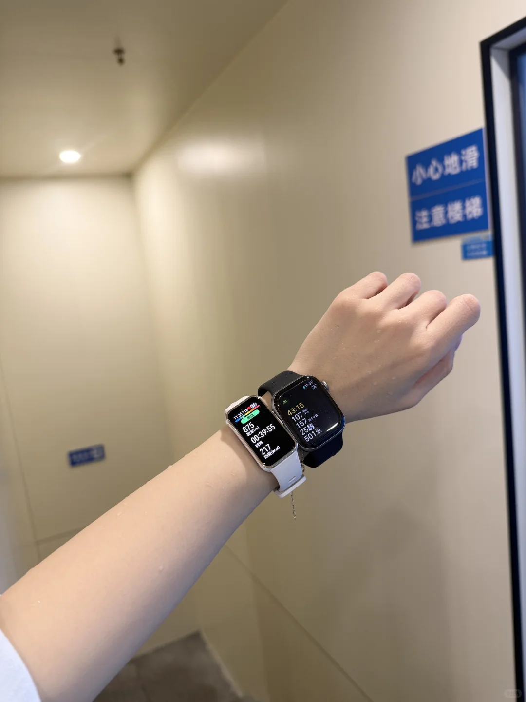 今天我就是泳池里最“亮”的仔👙