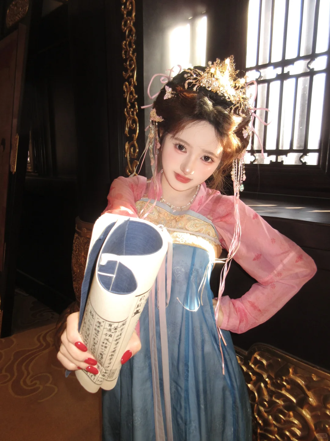 “昭昭云端月 ，此意寄昭昭”小唐风好明艳