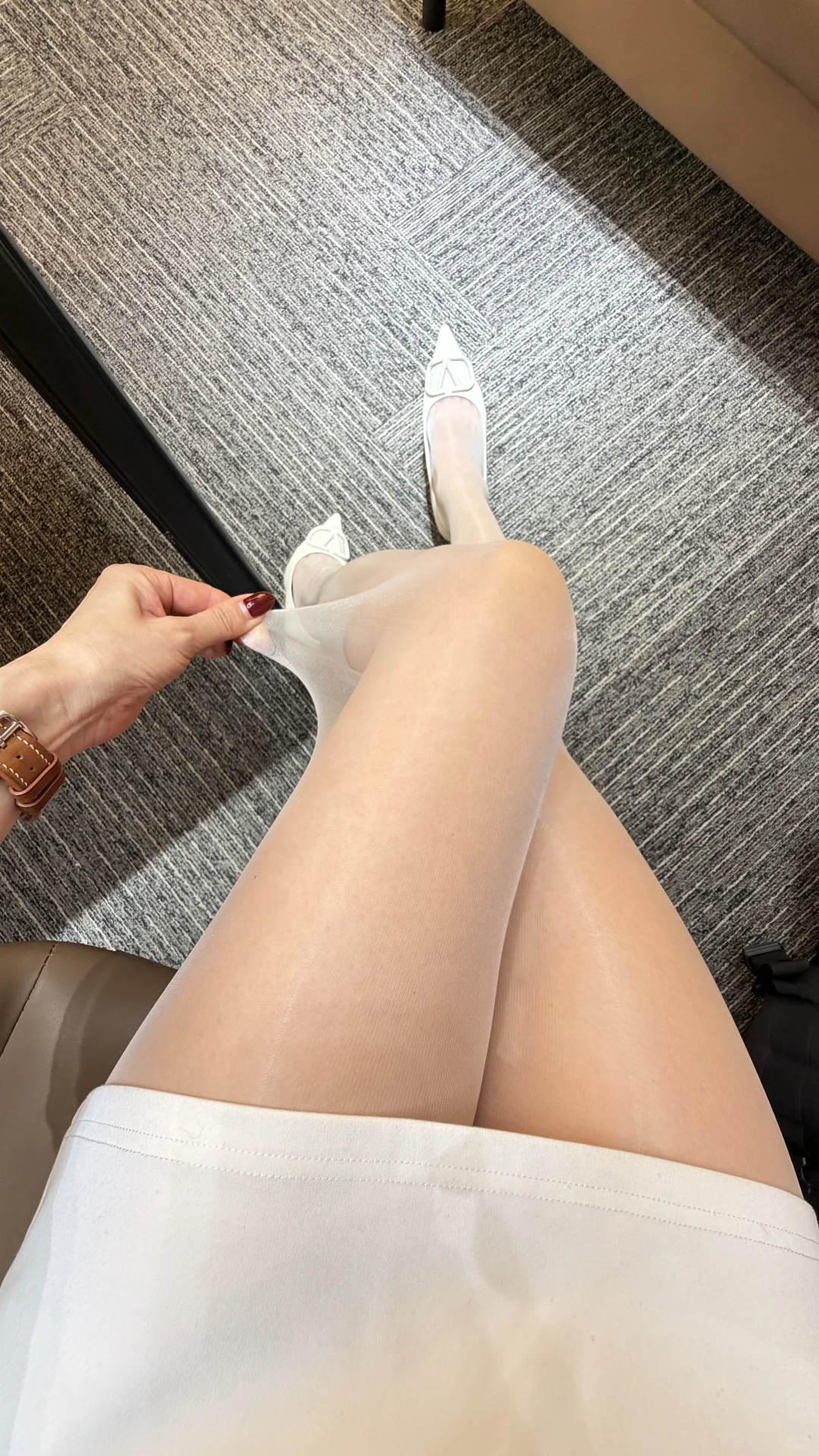 这条丝袜，穿上就是「人间反光板」✨