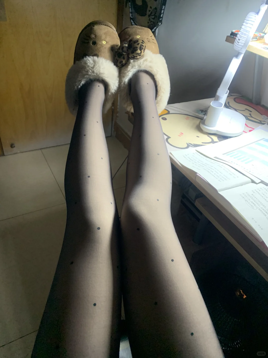 都去买这个加绒的波点黑丝