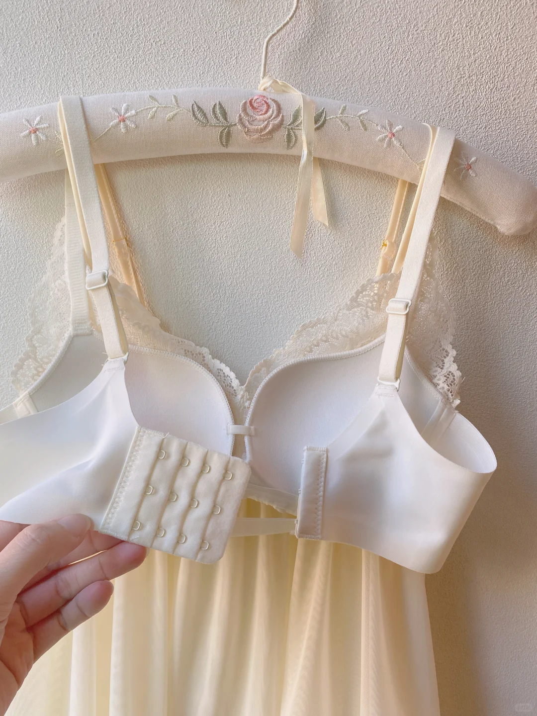 妥妥纯欲战神，又入了超漂亮的蕾丝内衣